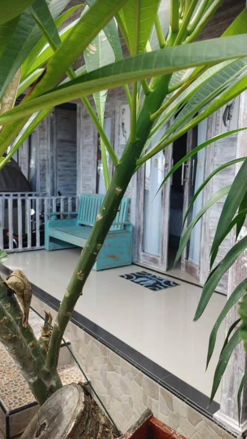 Sarinah Beach - Bistro & Bungalow Batununggul Exterior photo