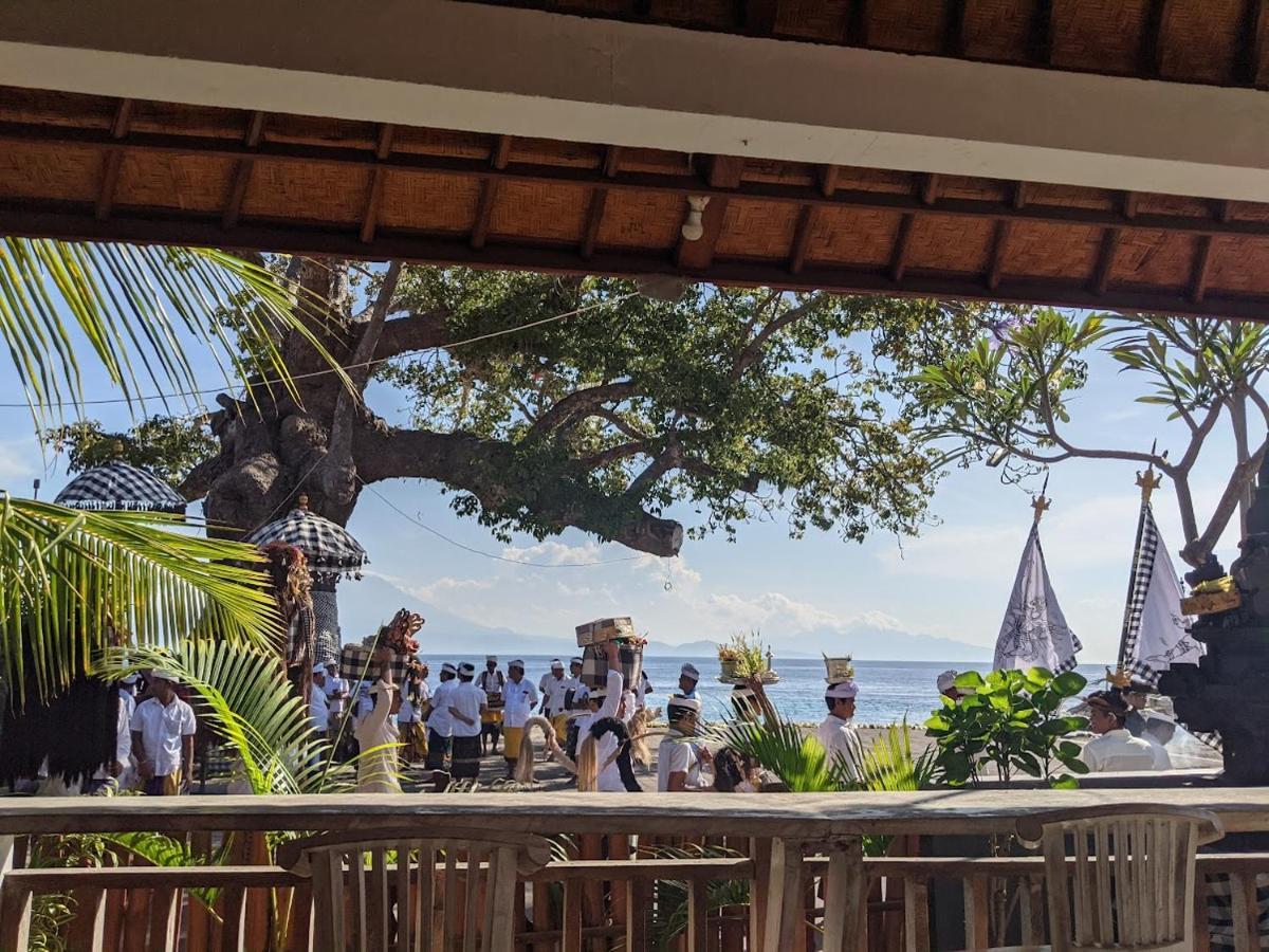Sarinah Beach - Bistro & Bungalow Batununggul Exterior photo